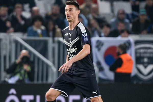 สื่อเผย Laurent Koscielny ยอมหั่นค่าเหนื่อยเพื่อซบบอร์กโดซ์