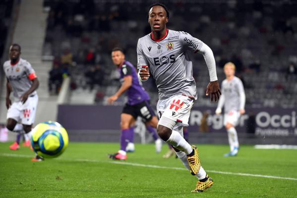 นิวคาสเซิ่ล หวังแอ้ม Arnaud Lusamba กองกลางนีซ