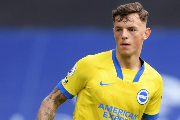 ลิเวอร์พูลพิจารณาเบน ไวท์ หลังฟานไดจ์ค เจ็บยาว