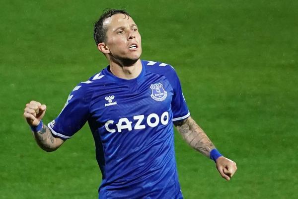 อัล - ฮิลาลพร้อมสอยตัวเบอร์นาร์ด กองกลางเอฟเวอร์ตัน