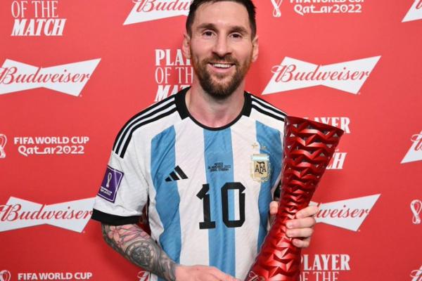 ลิโอเนล เมสซีตอกสื่อหลังอาร์เจนติน่าเข้ารอบ