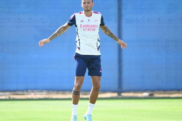 เบ็น ไวท์กลับมาซ้อมกับอาร์เซนอลหลังถูกถอดออกจากแคมป์สิงโตคำราม