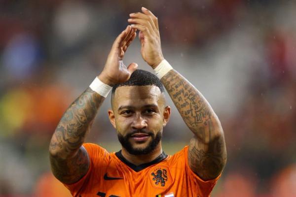 นิวคาสเซิ่ลตามล่าเมมฟิส เดปาย