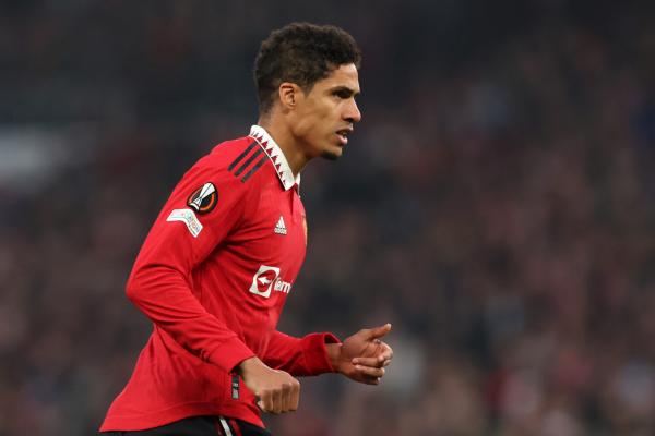 เอริก เทน ฮากหวังราฟาเอล วาราน กลับมาลงเล่นนัดชิงเอฟเอ คัพ กับ แมนเชสเตอร์ ซิตี้