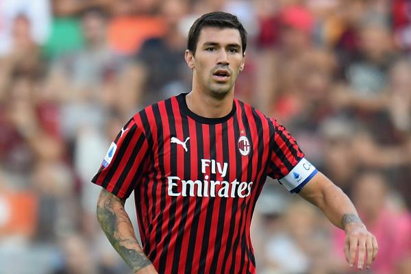 ท็อตแน่มและเอฟเวอร์ตัน จับตา Alessio Romagnoli