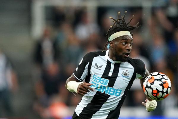 Chelsea และ Liverpool ต้องการ Saint-Maximin