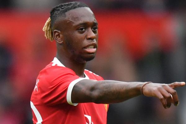 แมนยูวางลิสต์แข้งแบ็กขวาแย่งตำแหน่งกับ Wan-Bissaka